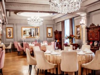 a luxury restaurant ready for customers in Istanbul