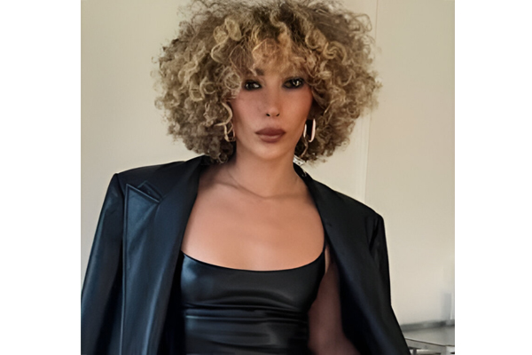 Esragulhairartist. Stylists in Istanbul