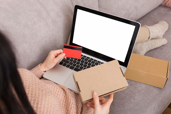 woman-high-angle-waiting-sales-cyber-monday