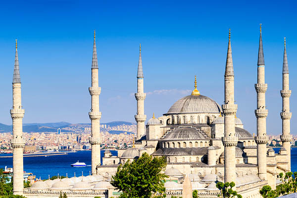 Blue mosque places to go as a couple