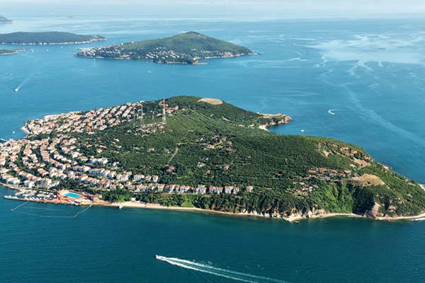 Princes island - Places Near Istanbul 