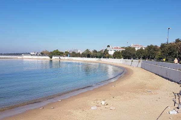 Caddebostan beach