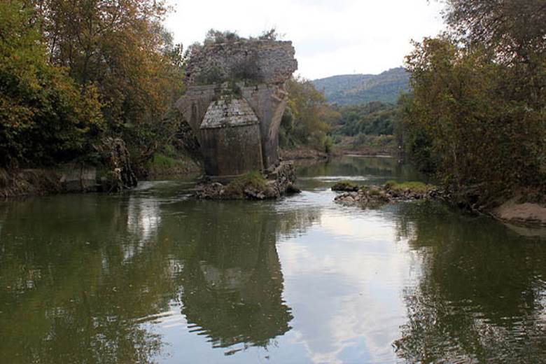 Gönen river arqueologic ruins